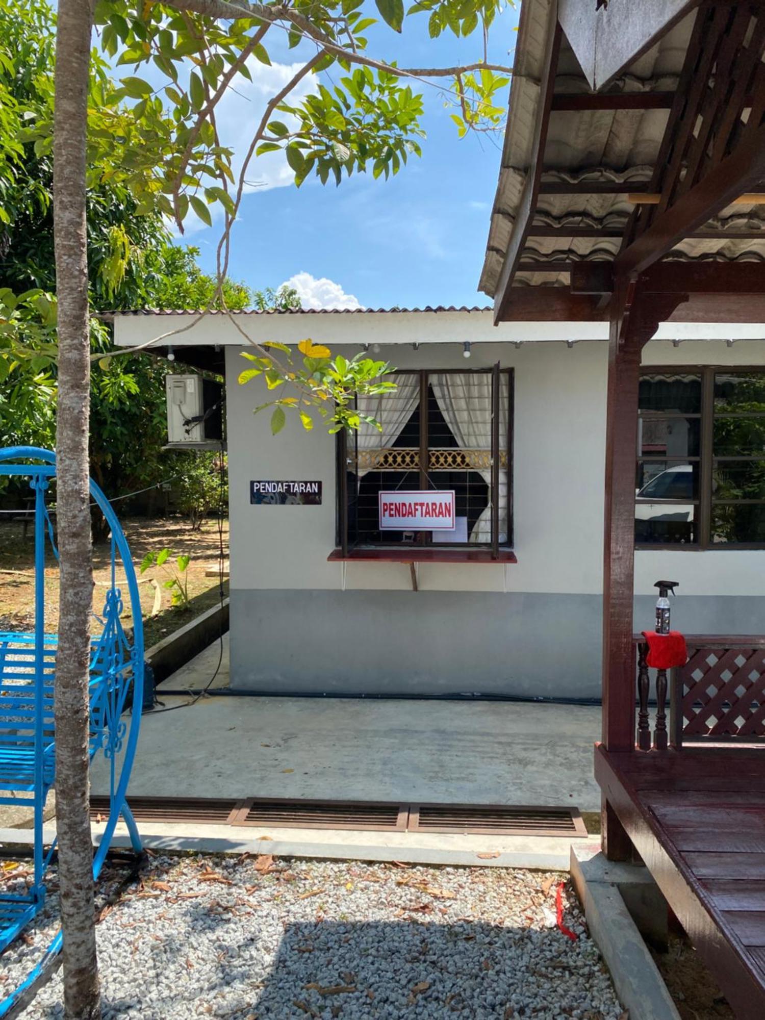 Lakse Inn Homestay Kampong Pengkalan Maras エクステリア 写真
